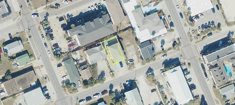 208 3rd St