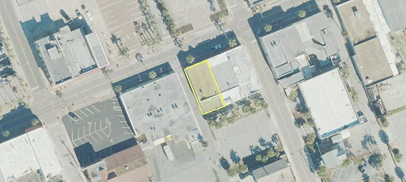 736 Main St