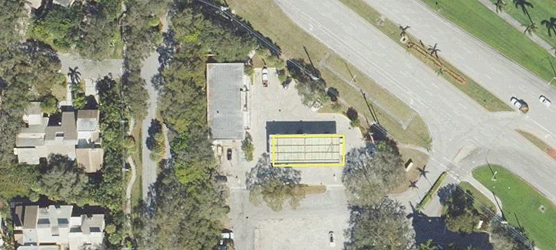 690 Glades Rd
