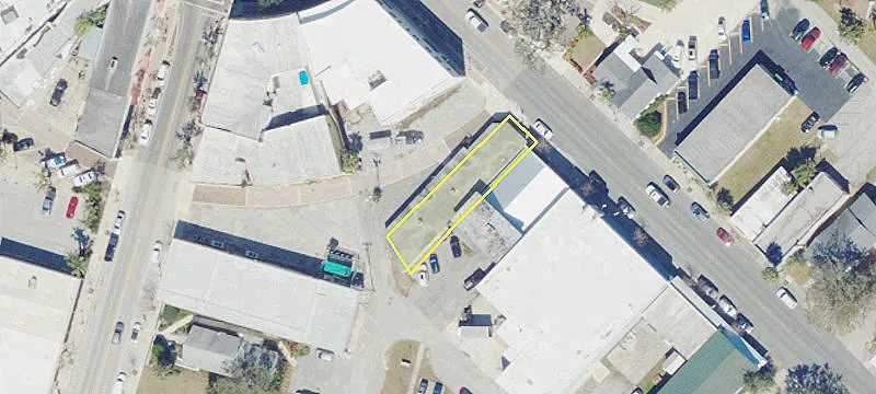 121 Commerce Ave
