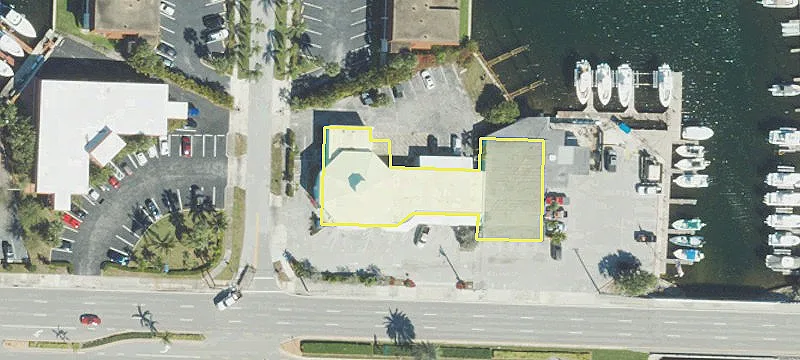633 Northlake Blvd