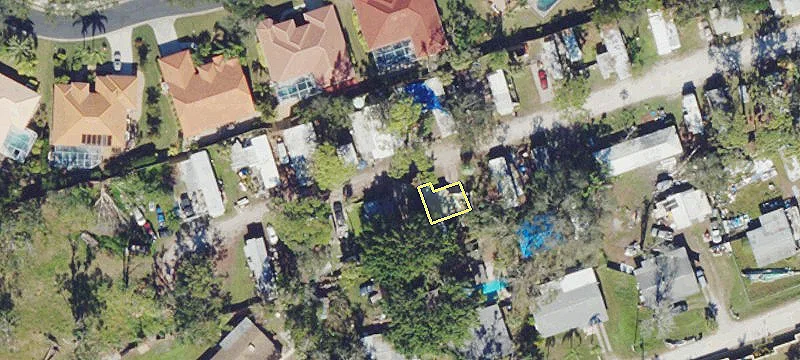 677 Tamiami N Trl