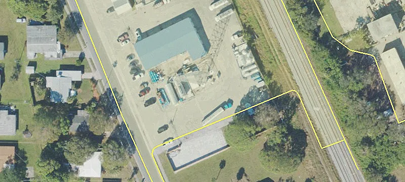3121 Main St