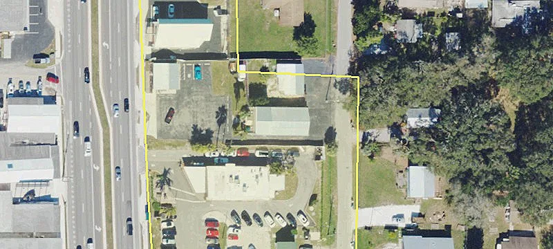 130 Tamiami Trl
