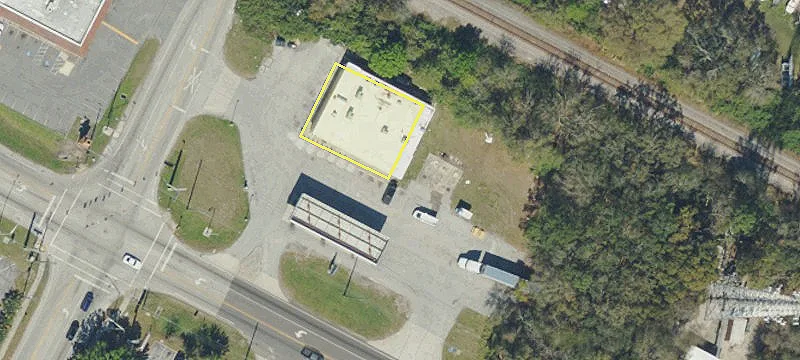2590 Recker Hwy