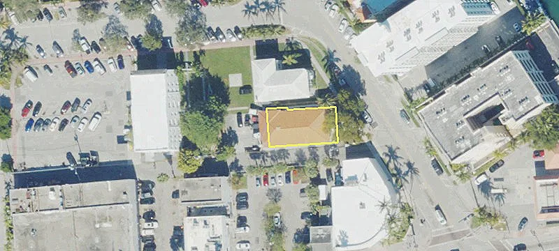 7116 Bay Dr