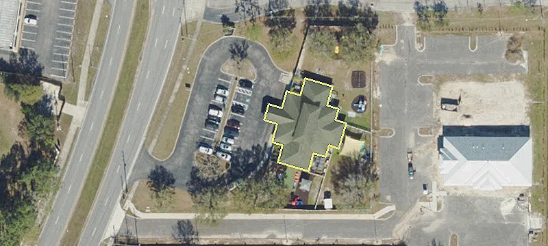 1800 Collier Pkwy
