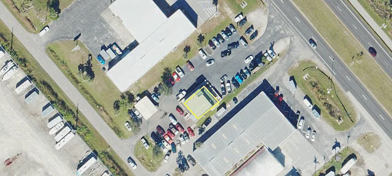3305 Tamiami Trl
