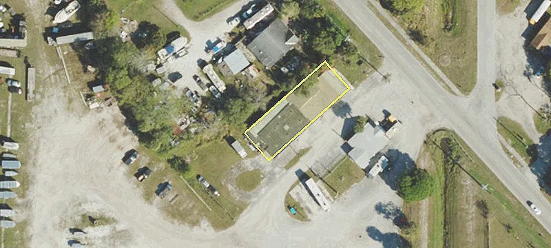 909 Angle Rd