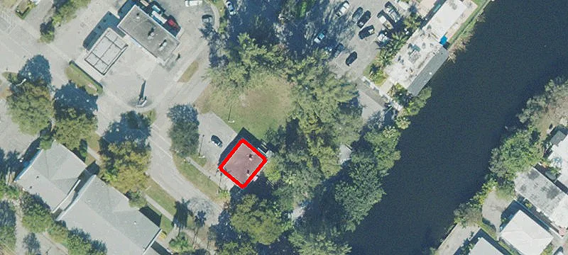305 Royal Poinciana Blvd
