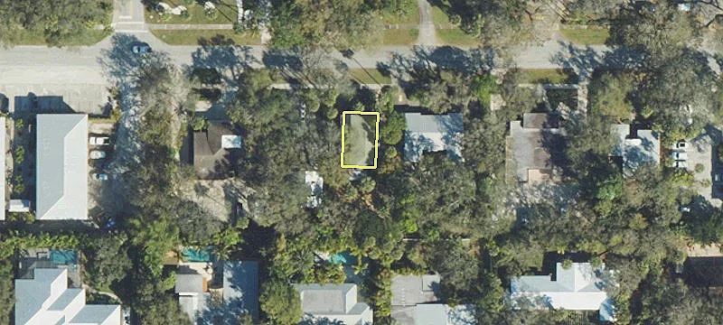 626 Azalea Ln