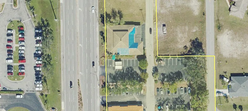 657 Del Prado S Blvd
