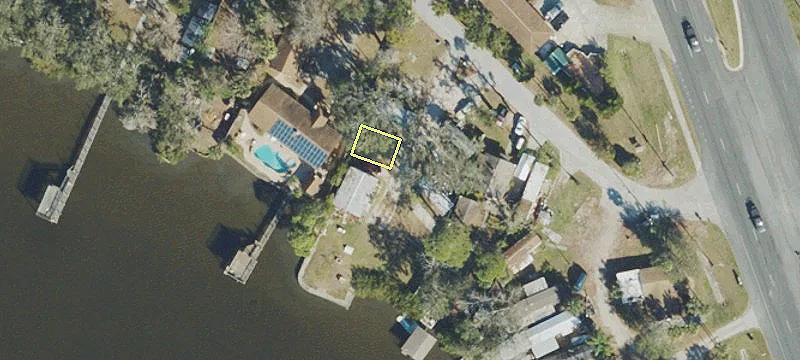 5564 Bayshore Dr