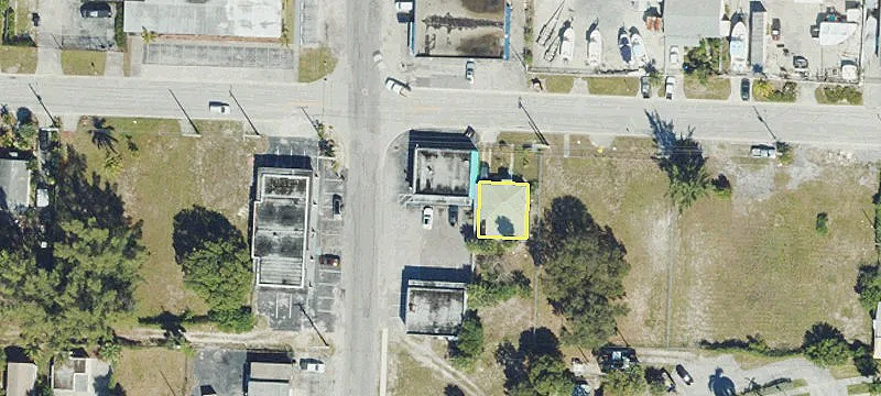 1370 Ave E Ave
