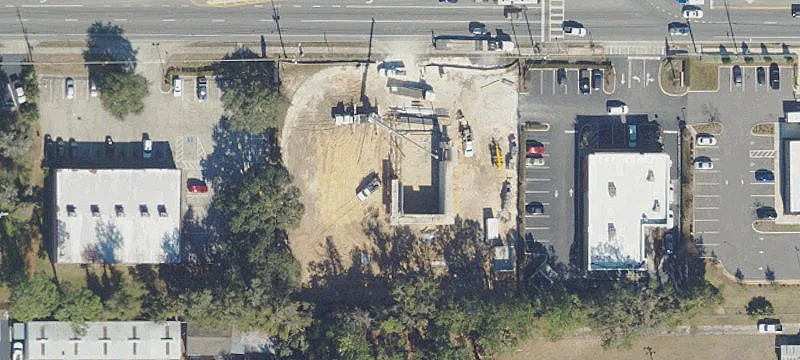 911 Main St