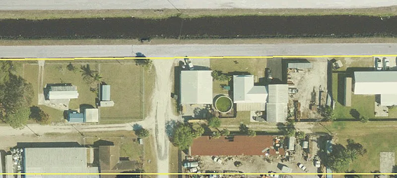 700 Alverdez Ave