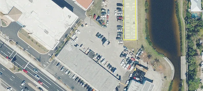 2435 Tamiami E Trl