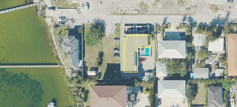 152 Crescent Beach Dr