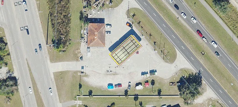 10001 Tamiami Trl