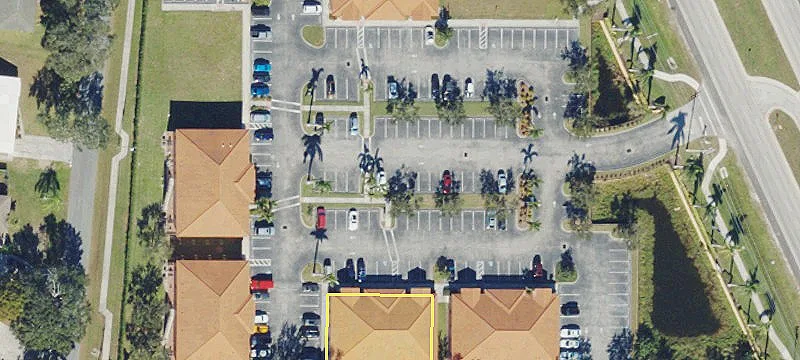 698 Tamiami Trl