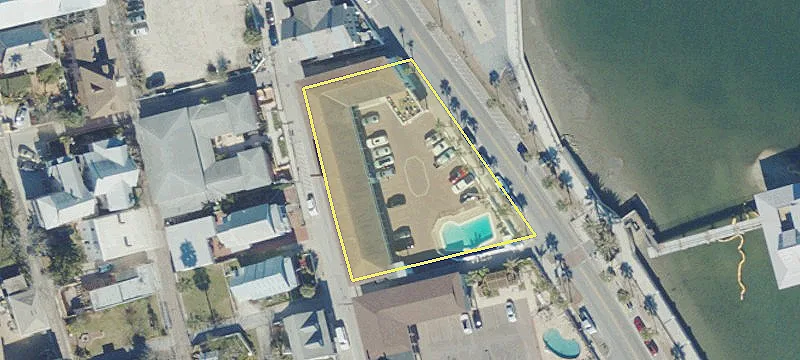 120 Avenida Menendez