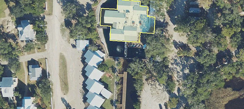 1306 Riverside Dr