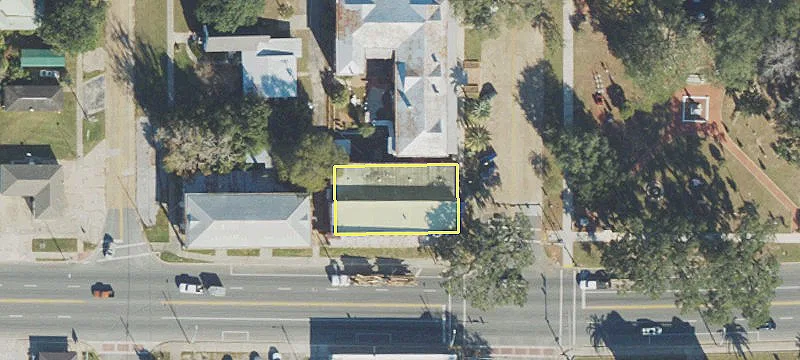 121 Range Ave