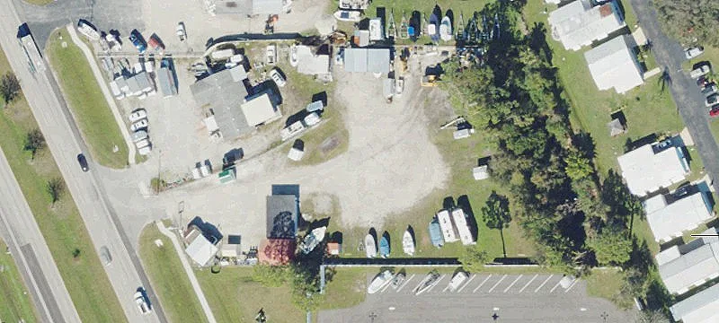 729 Tamiami Trl