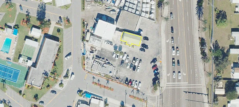 621 Tamiami N Trl
