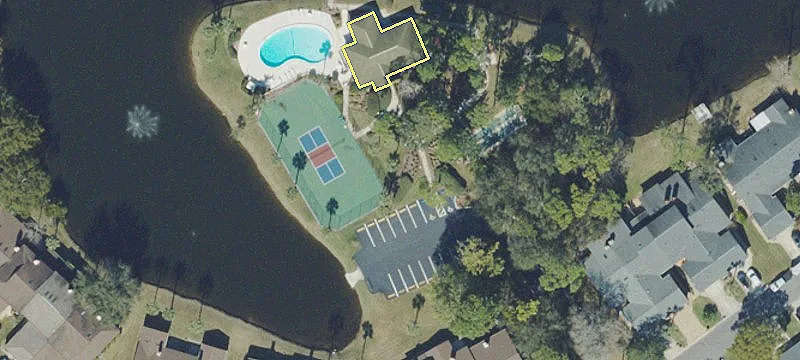 240 Deer Lk Cir