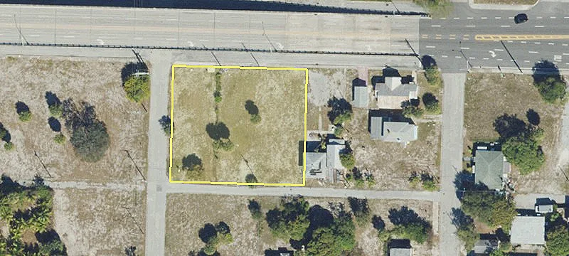 436 Palm Bch Lks Blvd