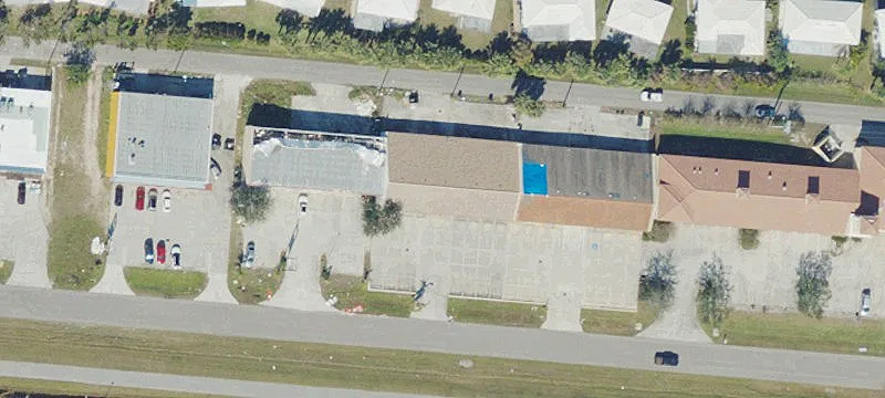 13325 Tamiami Trl