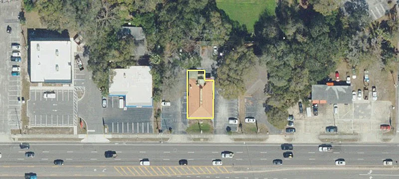 1452 Main St