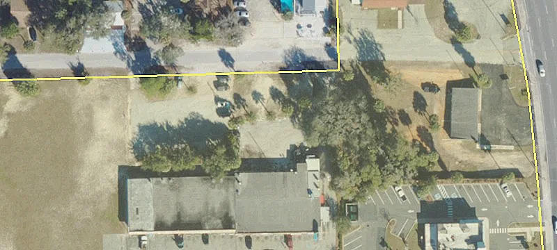 450 1st St
