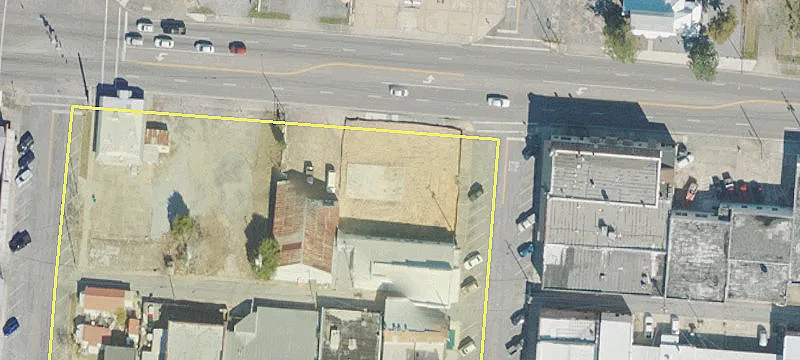 370 Nelson Ave