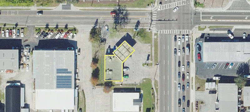 3006 1st W St