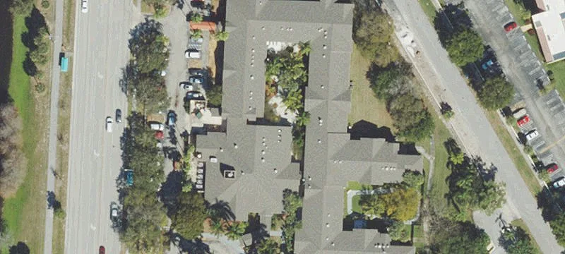 2090 Congress Ave