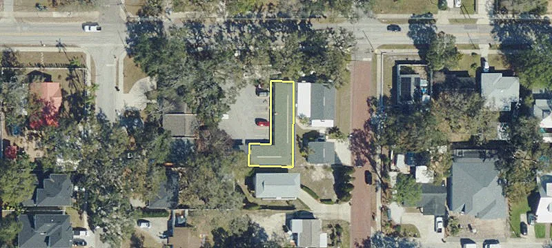 1106 Main St