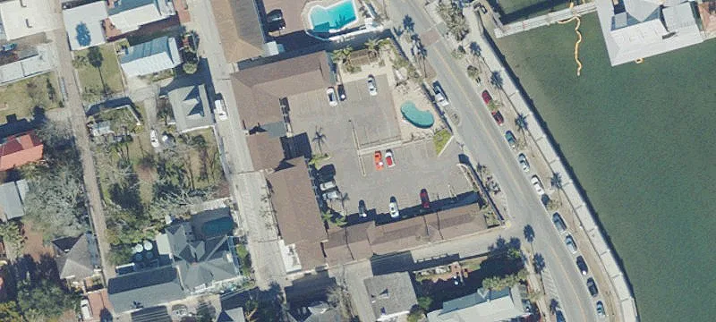 138 Avenida Menendez