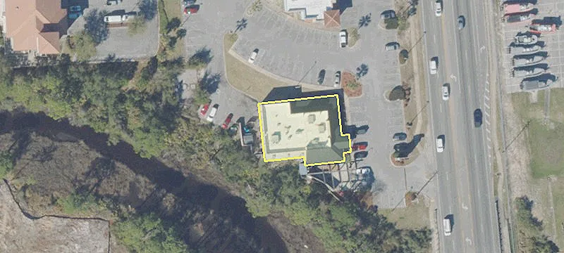 1136 Thomas Dr