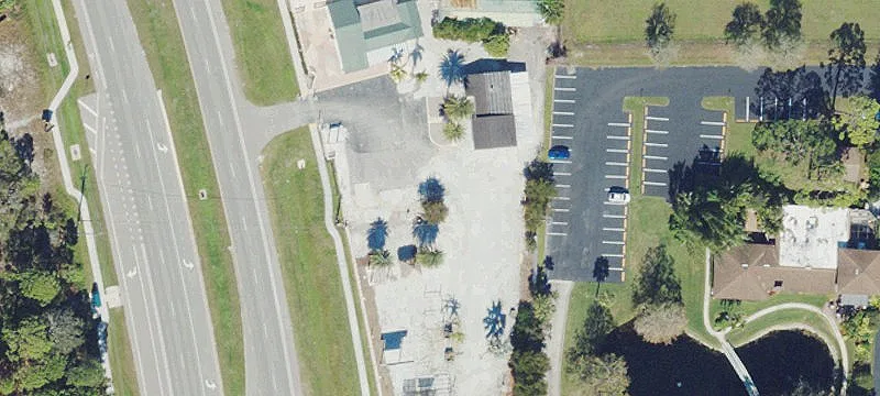 8927 Tamiami Trl