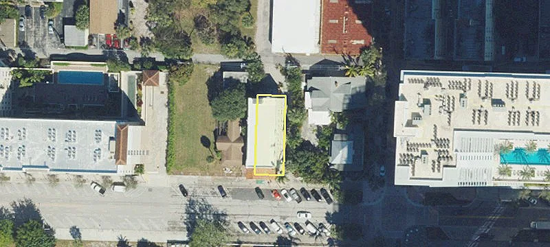 609 Evernia St