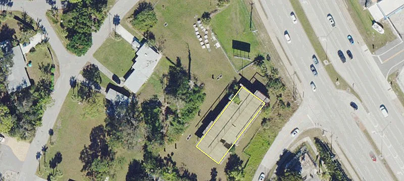 498 Tamiami S Trl