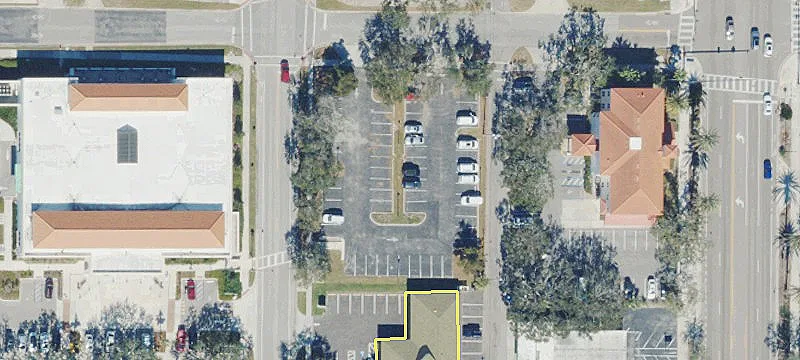 305 Nokomis S Ave
