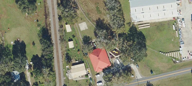 827 White Ln