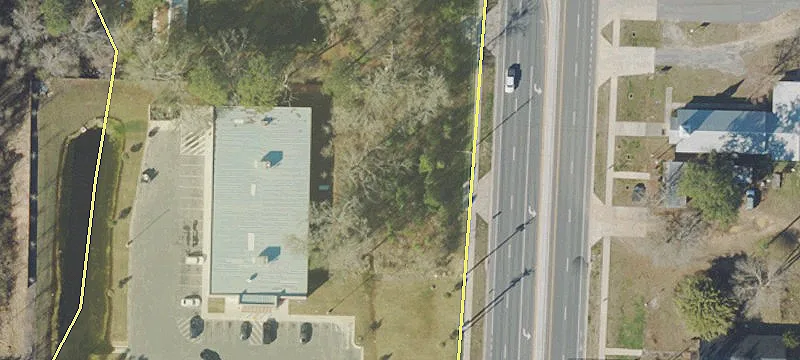 3048 Main St