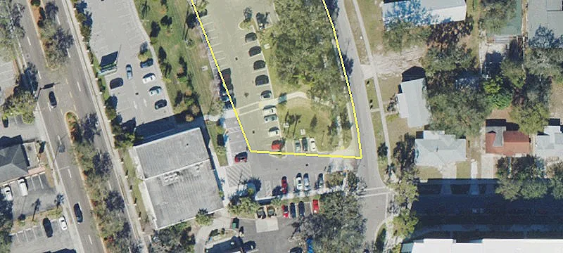 2919 Tamiami Cir