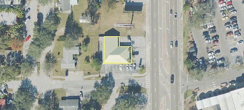 215 Courtenay Pkwy