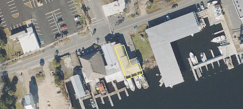 71 Riverside Dr