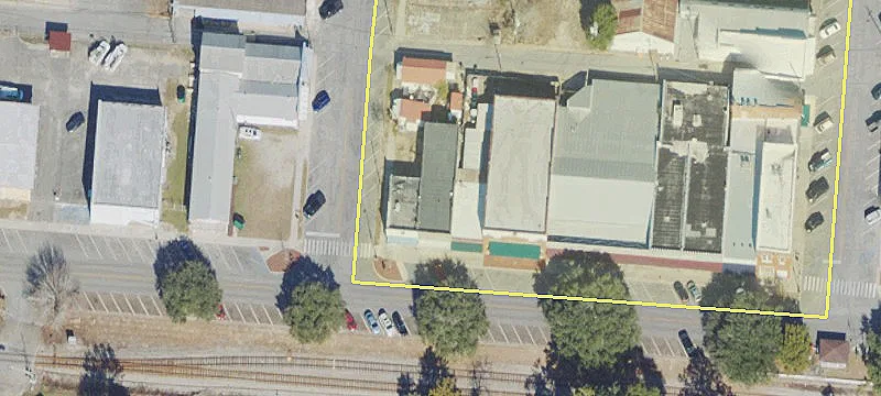 852 Baldwin Ave